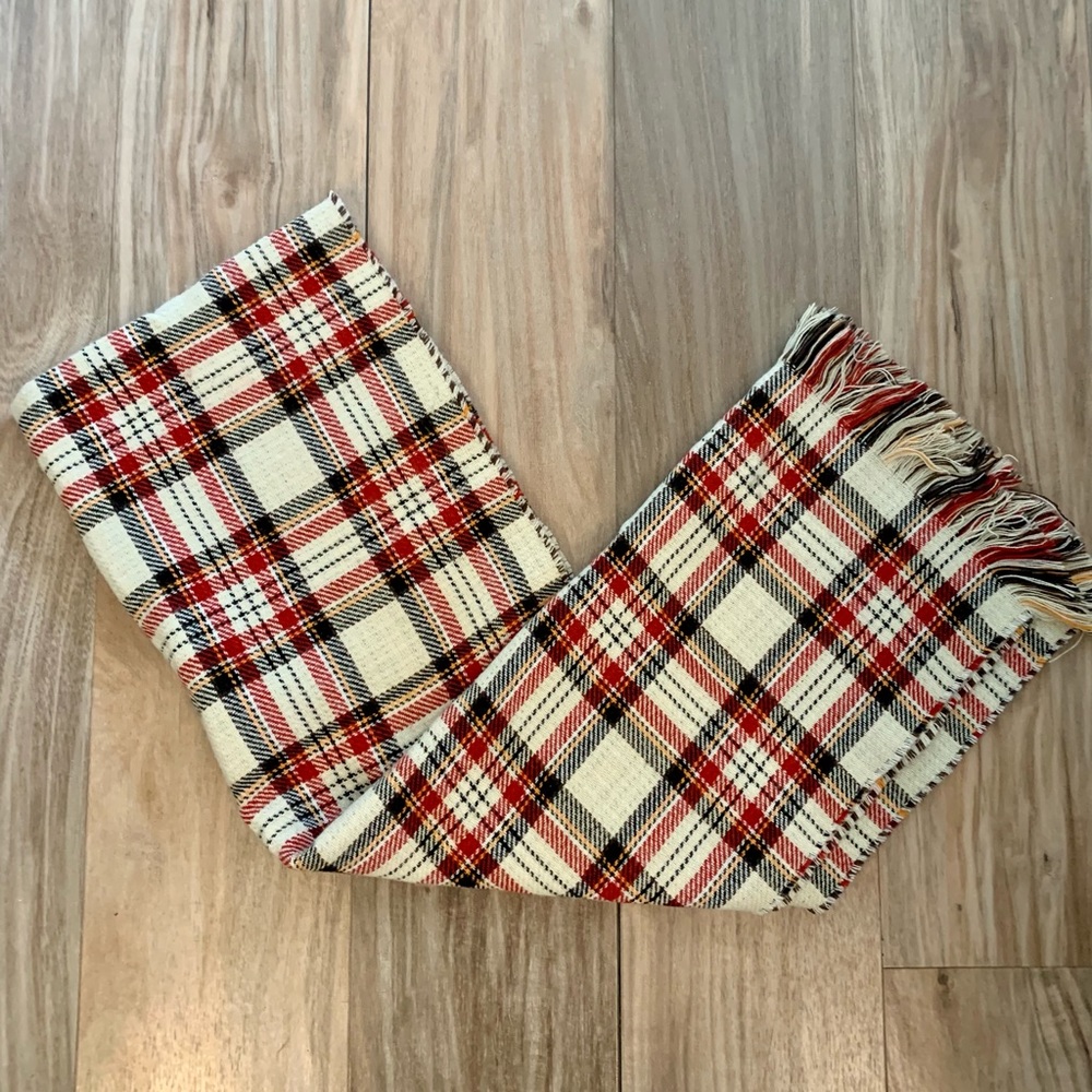 NWOT Reversible Plaid/Houndstooth Blanket Scarf